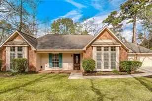 2460 Pebblebrook Cir, Conroe, TX 77384 - Photo 2