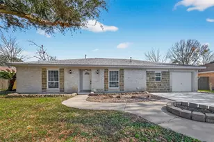 5401 Bayou Dr, Dickinson, TX 77539 - Photo 2