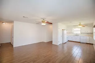 4809 39th St, Dickinson, TX 77539 - Photo 8