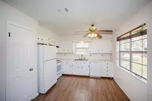 4809 39th St, Dickinson, TX 77539 - Photo 10