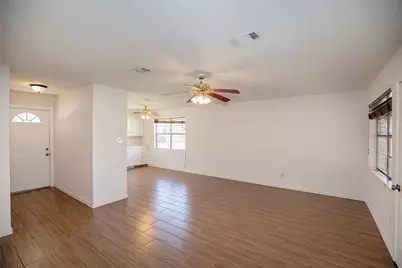 4809 39th Street, Dickinson, TX 77539 - Photo 6