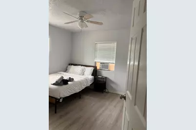 6734 Burkett Street #4, Houston, TX 77021 - Photo 8
