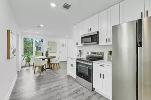 110 Harris Ct, Houston, TX 77009 - Photo 6