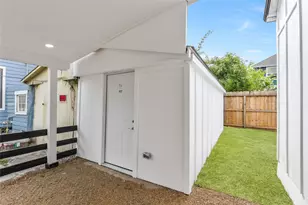 110 Harris Ct, Houston, TX 77009 - Photo 30