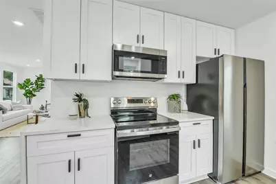110 Harris Court, Houston, TX 77009 - Photo 4