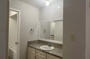 11507 Meadow Ln, Houston, TX 77477 - Photo 14