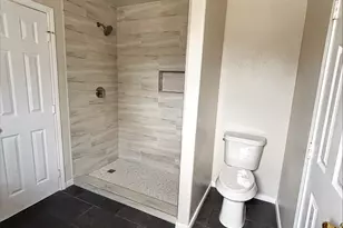 10445 Wicklowe St, Houston, TX 77016 - Photo 14