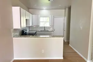 10445 Wicklowe St, Houston, TX 77016 - Photo 6