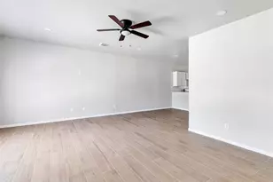 10445 Wicklowe St, Houston, TX 77016 - Photo 10