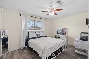 218 Barracuda St, Bayou Vista, TX 77563 - Photo 14