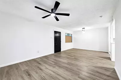 12040 Mighty Oak Drive, Houston, TX 77066 - Photo 10