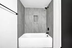 12040 Mighty Oak Dr, Houston, TX 77066 - Photo 4