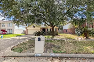 714 N Vista Dr, Houston, TX 77073 - Photo 2
