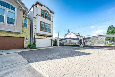 11027 Acorn Falls Drive, Houston, TX 77043 - Photo 8