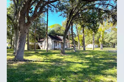 6211 Gresham Street, Wallis, TX 77485 - Photo 12