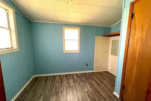6211 Gresham St, Wallis, TX 77485 - Photo 10