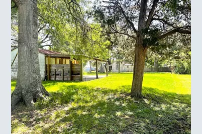6211 Gresham Street, Wallis, TX 77485 - Photo 16