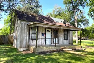 6211 Gresham St, Wallis, TX 77485 - Photo 4