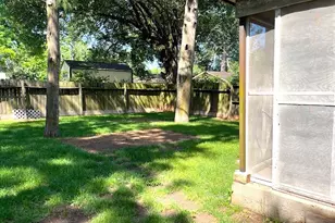 6211 Gresham St, Wallis, TX 77485 - Photo 20