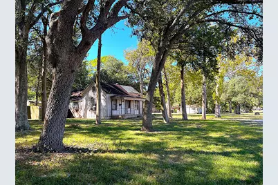 6211 Gresham Street, Wallis, TX 77485 - Photo 10