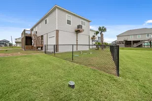 991 Seadrift Dr, Port Bolivar, TX 77650 - Photo 4