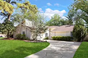 3622 Hill Springs Dr, Houston, TX 77345 - Photo 2