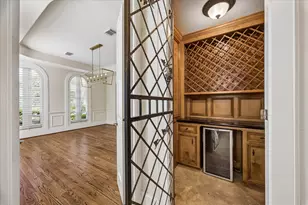 5701 Sugar Hill Dr, Houston, TX 77057 - Photo 8