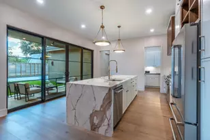 309 Avenue of Oaks St, Houston, TX 77009 - Photo 2