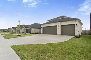 3303 Falling Brk Dr, Baytown, TX 77521 - Photo 4