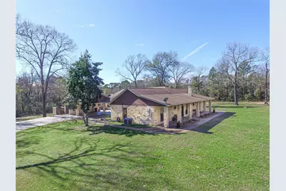 1705 Yarborough Loop, Livingston, TX 77351 - Photo 4