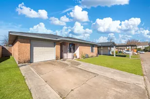 156 W Whitney St, Houston, TX 77018 - Photo 2