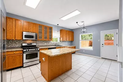 2827 Cottonwood Walk Court, Spring, TX 77388 - Photo 10