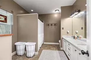 1102 Spring Branch Dr, Baytown, TX 77523 - Photo 20