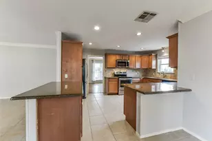 5534 Sanford Rd, Houston, TX 77096 - Photo 8