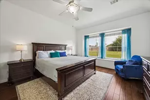 4733 La Escalona Dr, League City, TX 77573 - Photo 4