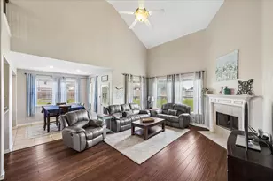 4733 La Escalona Dr, League City, TX 77573 - Photo 2