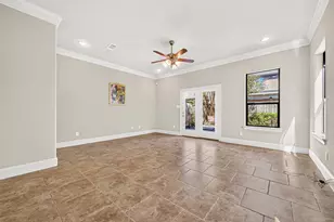 5930 Kiam St, Houston, TX 77007 - Photo 12