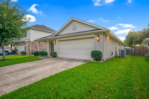 9022 Durham Manor Ln, Houston, TX 77075 - Photo 2