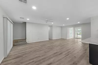 802 Lake Villa Drive, Seabrook, TX 77586 - Photo 22