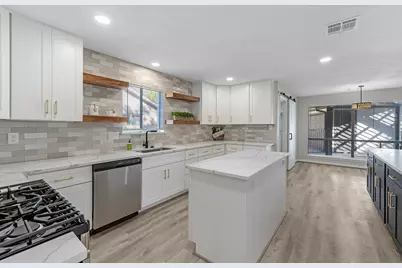 802 Lake Villa Drive, Seabrook, TX 77586 - Photo 16