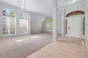 215 Bristol Bend Cir, The Woodlands, TX 77382 - Photo 4