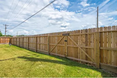 605 S Heather Lane, Friendswood, TX 77546 - Photo 32