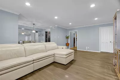 351 N Post Oak Lane #610, Houston, TX 77024 - Photo 2