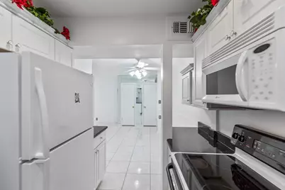 2601 Bellefontaine Street #C104, Houston, TX 77025 - Photo 10