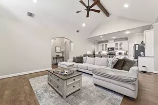 2026 Que Manor Dr, Houston, TX 77090 - Photo 14