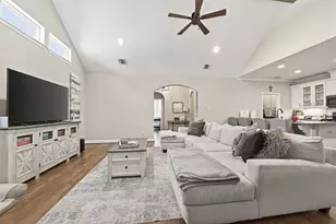 2026 Que Manor Dr, Houston, TX 77090 - Photo 14