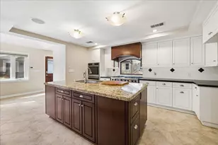 13811 Woodthorpe Ln, Houston, TX 77079 - Photo 14