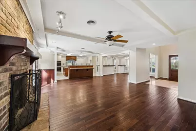 13811 Woodthorpe Lane, Houston, TX 77079 - Photo 16