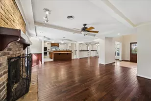 13811 Woodthorpe Ln, Houston, TX 77079 - Photo 16