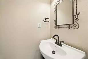 13811 Woodthorpe Ln, Houston, TX 77079 - Photo 18